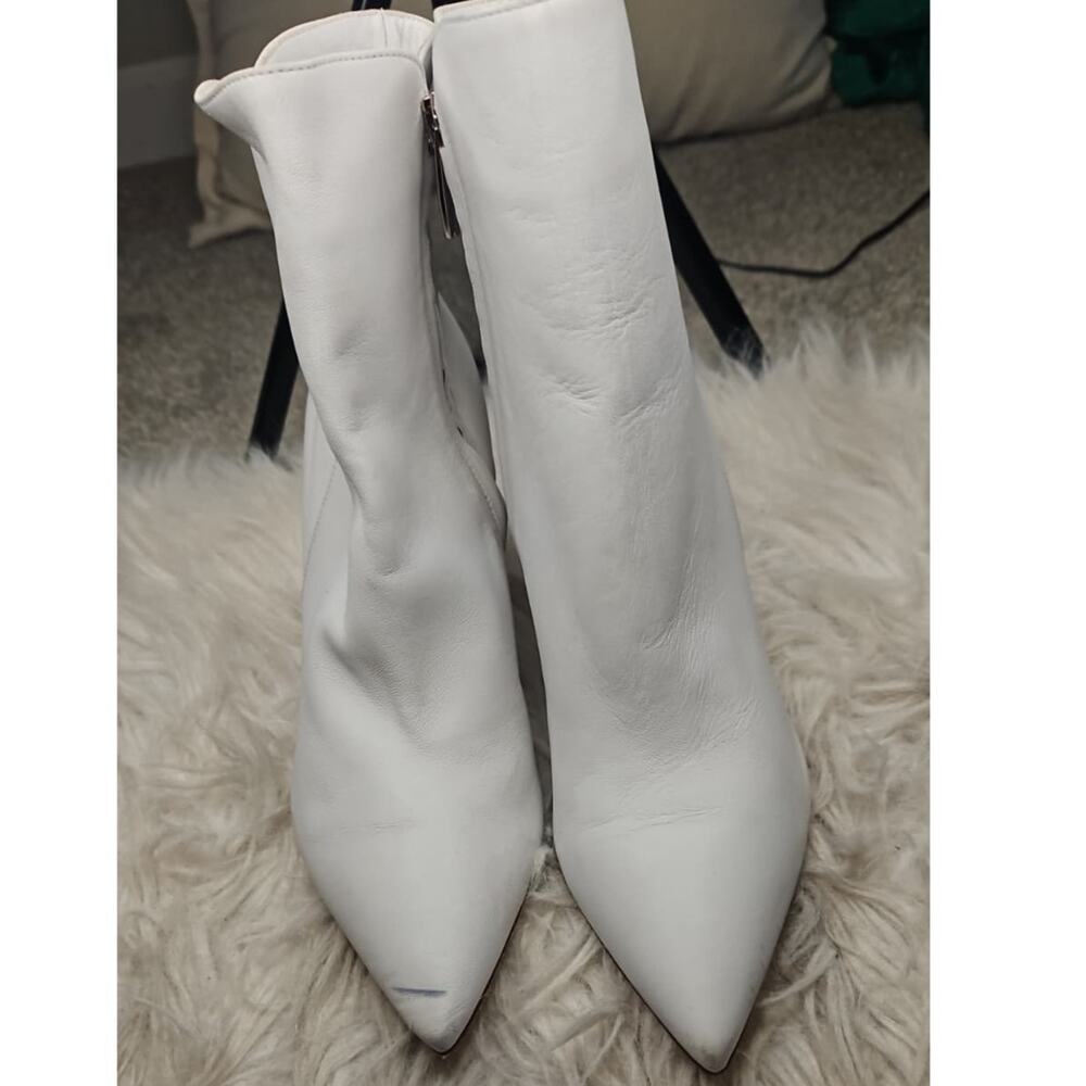 Gianvito Rossi White Leather Ankle Boots - Pointed Toe Heeled Booties - Picture 3 of 6